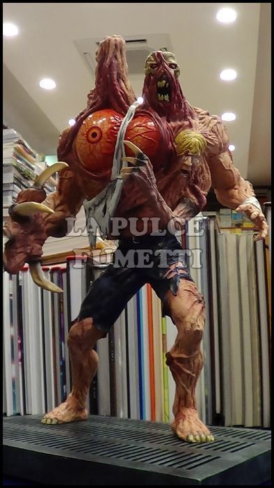 RESIDENT EVIL THE UMBRELLA CHRONICLES G WILLIAM STATUA 31 CM